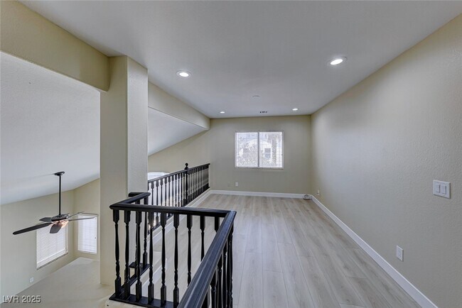 Building Photo - 926 Dancing Vines Ave