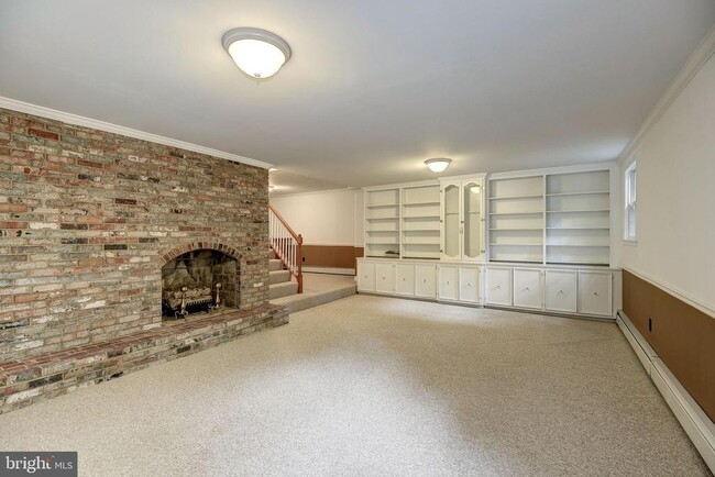 Building Photo - 929 Woburn Ct