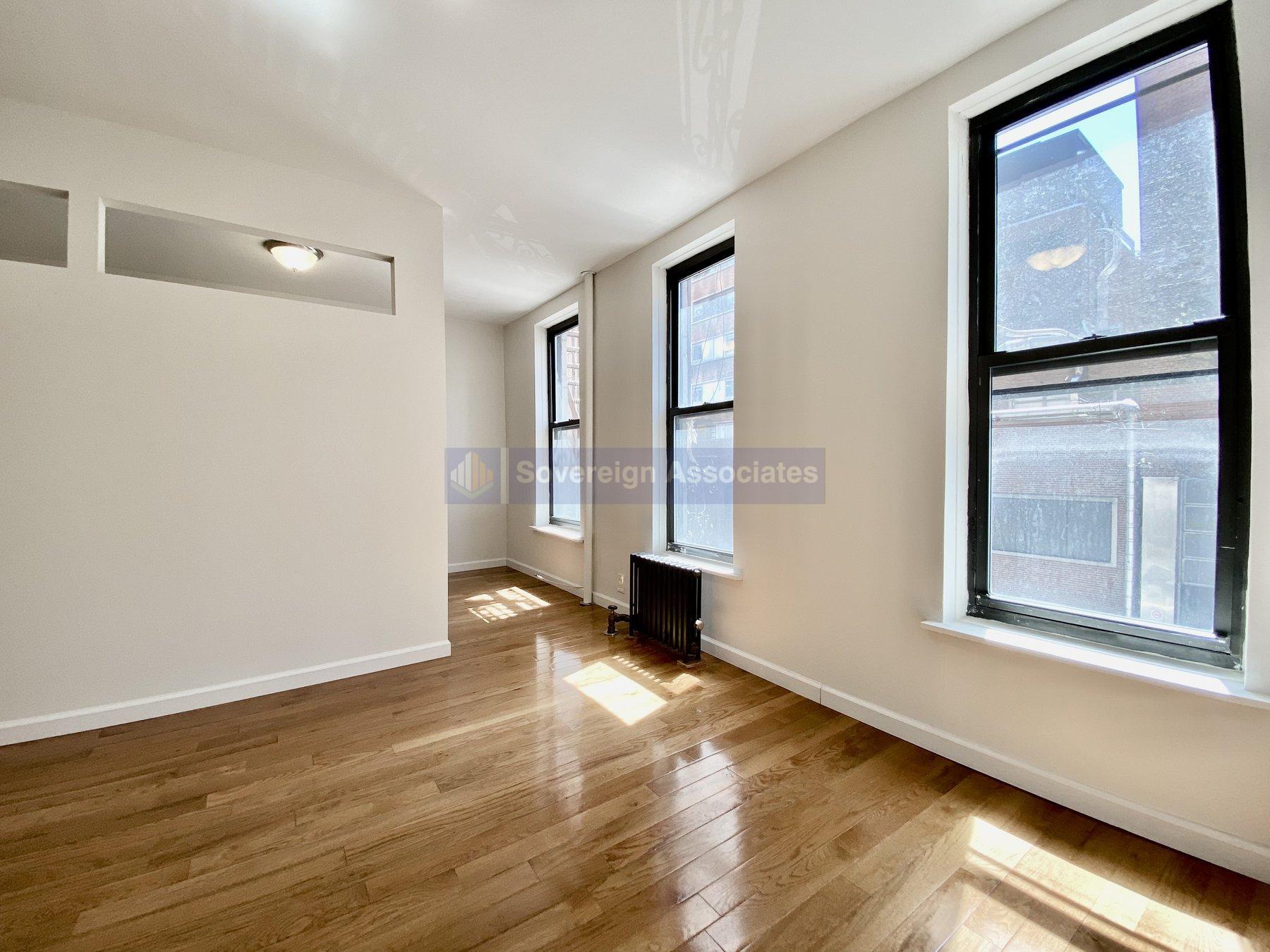 Building Photo - 401 E 68th St