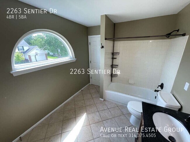Building Photo - 2263 Sentier Dr