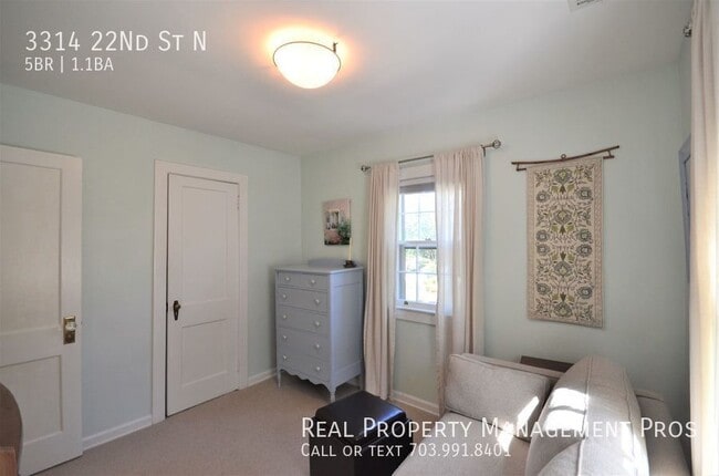 Building Photo - 3314 22nd St N