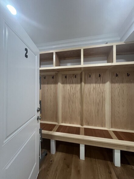 Mudroom - 14 Mount Hood Rd