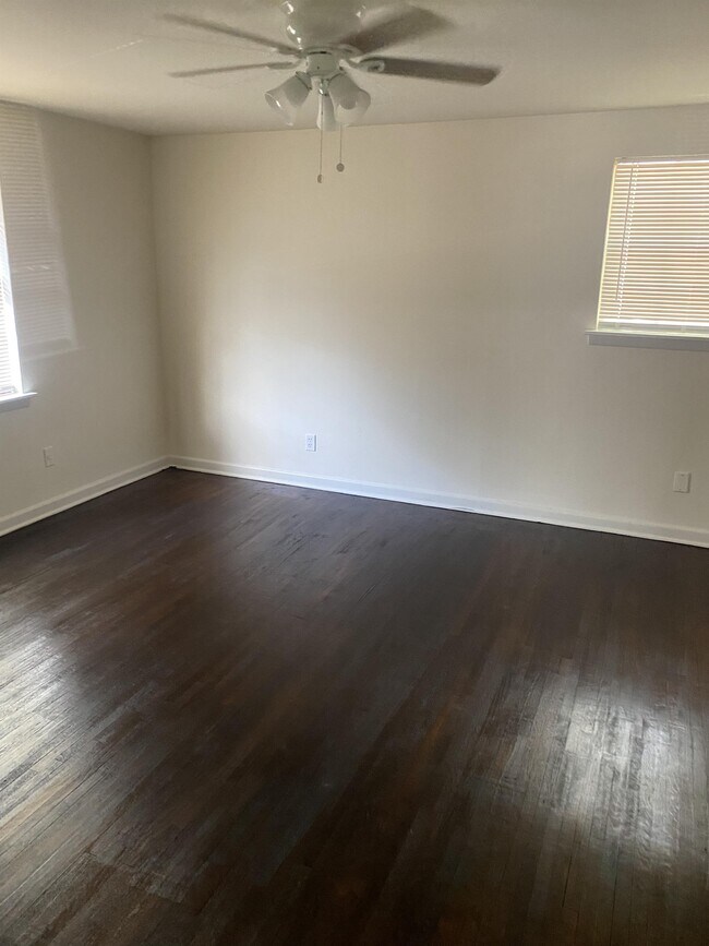 Building Photo - 9 Daven Ct