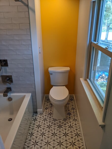 Upstairs bathroom - 224 Colonial Ave