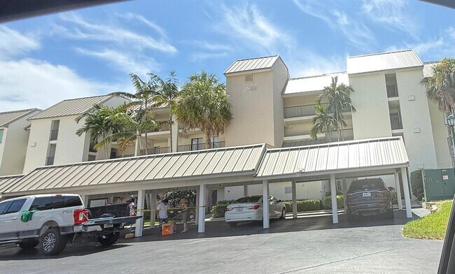 Building Photo - 2400 S Ocean Dr