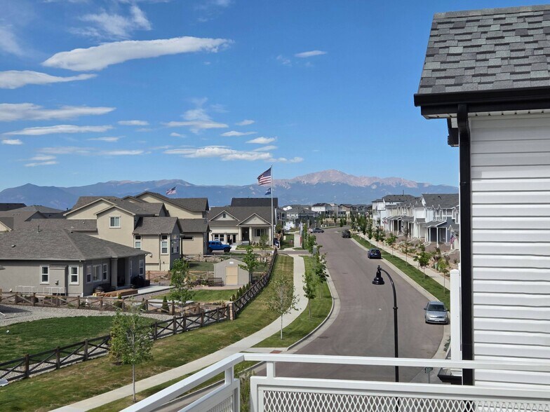 Building Photo - 9460 Oro City Loop