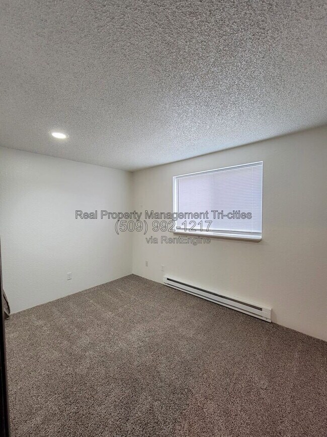 Building Photo - 1102 S Olympia Pl