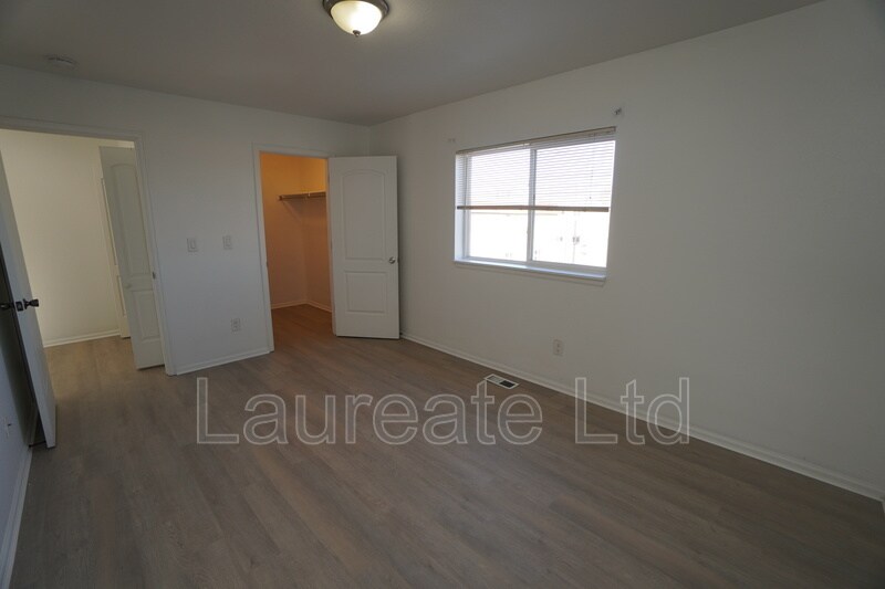 Building Photo - 2995 W Yale Ave