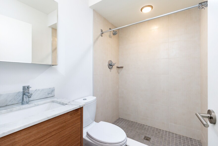 Building Photo - 2058 E Susquehanna Ave