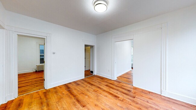 Building Photo - Spacious, Fully Renovated 3BR in Prime Eas...