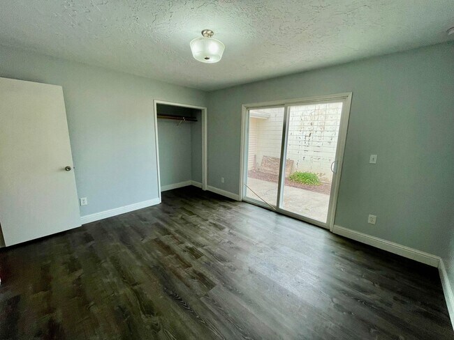 Building Photo - 1201-1203 Zeta Ct