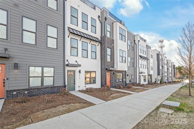 Building Photo - 417 Blairhill Rd