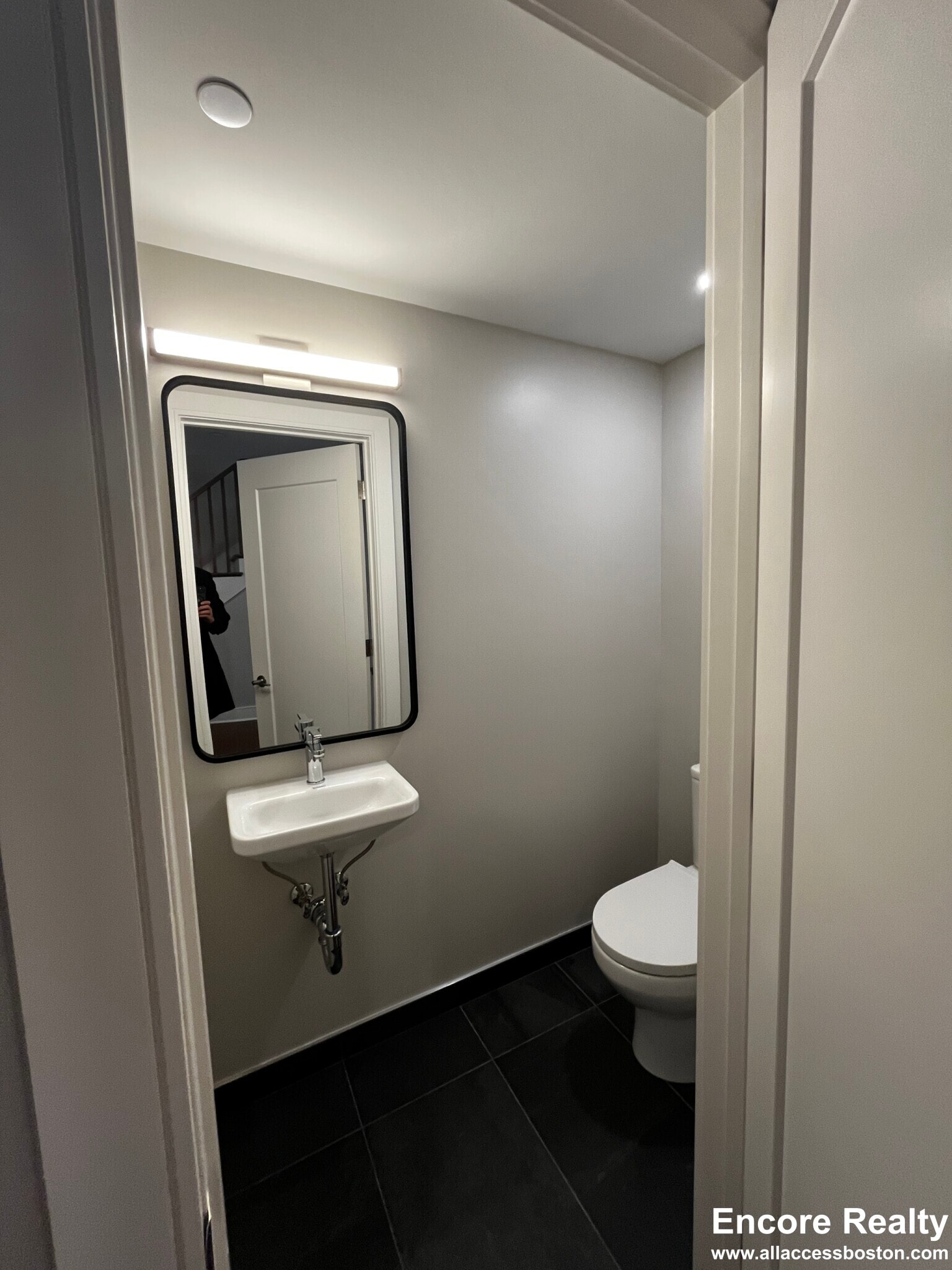 Building Photo - 39 Harvard Way