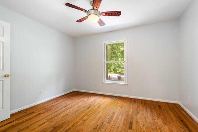 Building Photo - 1502 Hollywood St