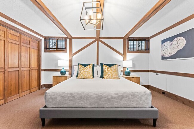 Building Photo - Fully Furnished Luxury Estate in Boise's Lower Highlands