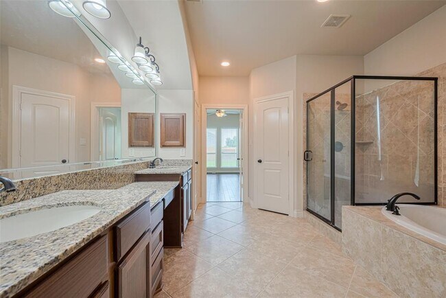 Building Photo - 27906 Colonial Point Dr