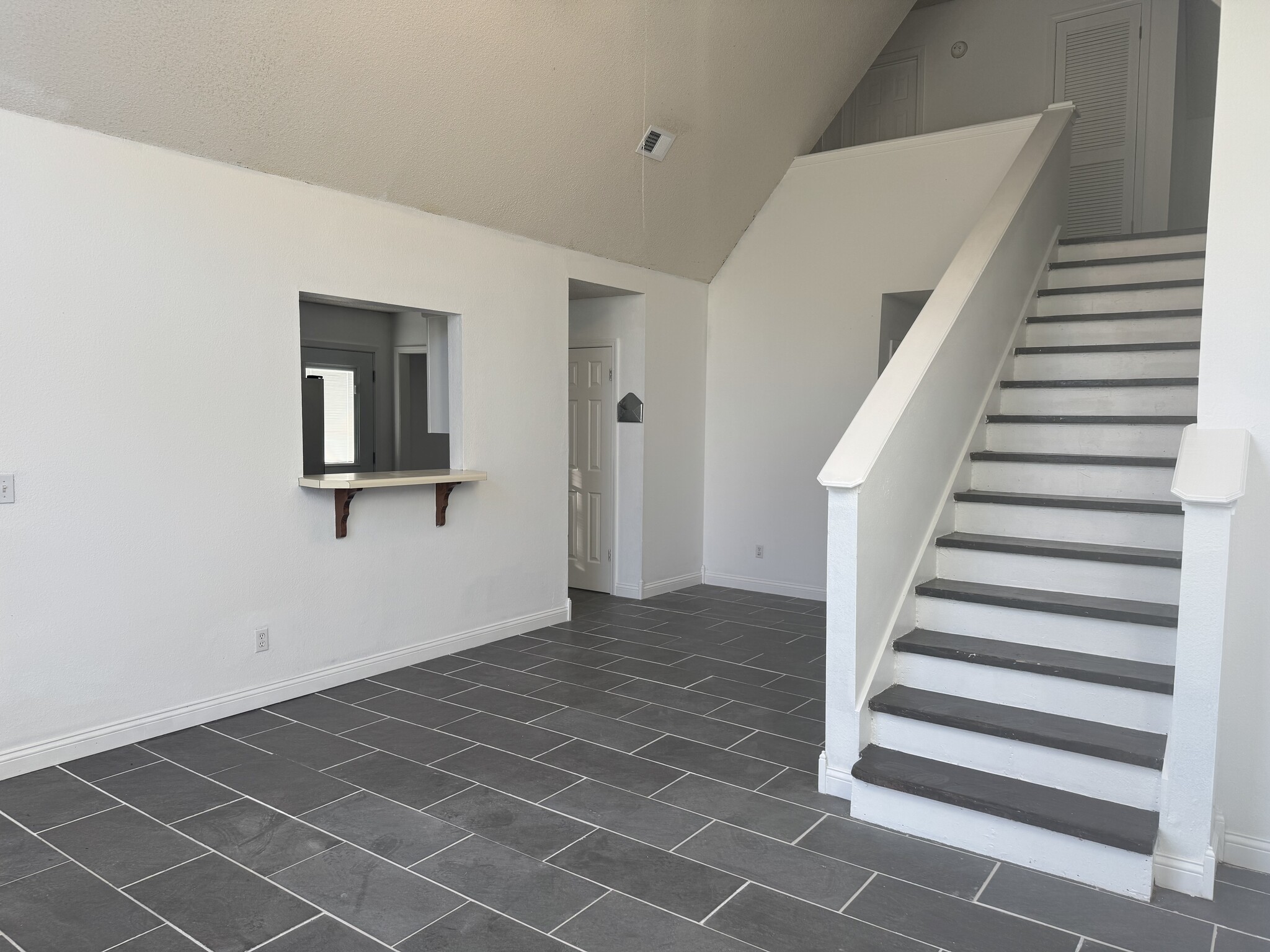 Building Photo - 4517 Jamaica Pl