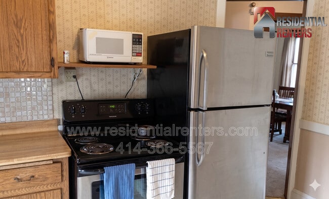 Building Photo - 3002 N Frederick Ave