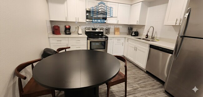 Primary Photo - 515 W Pebble Beach Dr