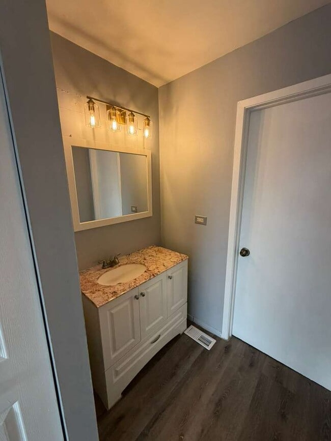 Building Photo - 1612 Islandview Ct