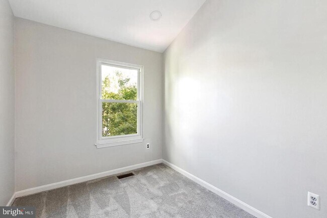 Building Photo - 9525 Clocktower Ln