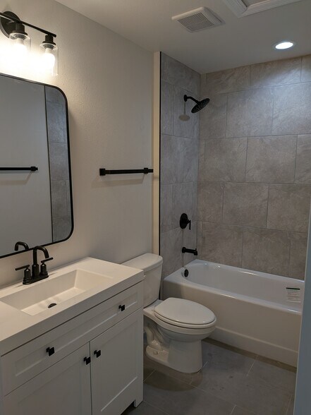 Building Photo - 7352 Quarry St