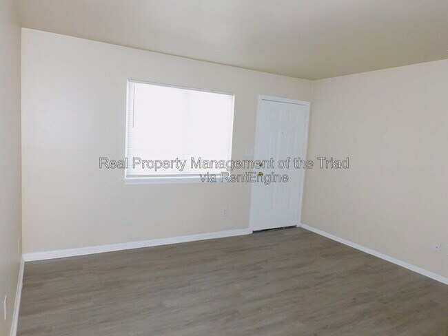 Building Photo - 4302 Parker St
