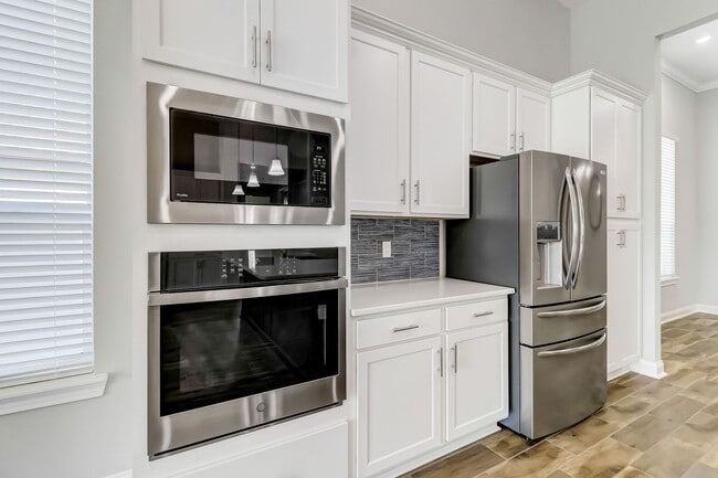 Building Photo - Gated Community Living Just Minutes from Amelia Island