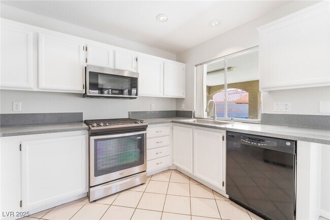 Building Photo - 4906 Rancho Verde Ct