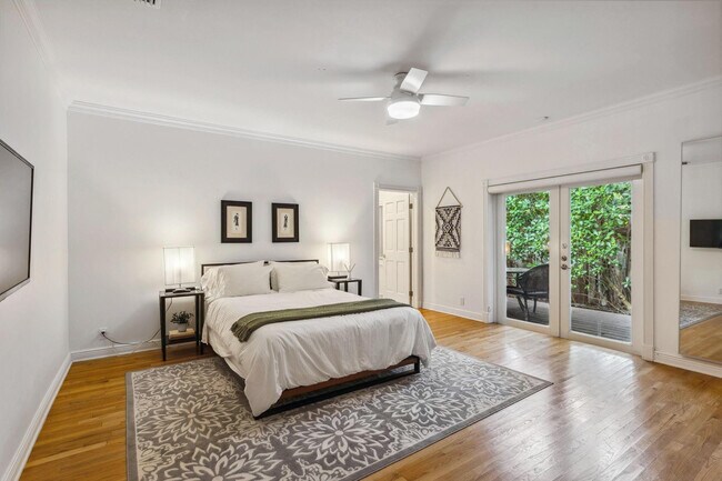 Building Photo - 3301 NE 16th St