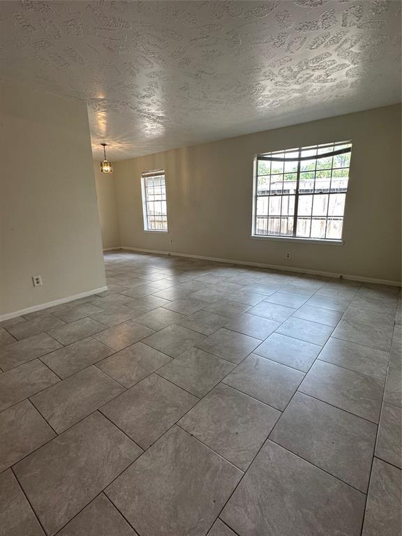Building Photo - 9618 S Petersham Dr