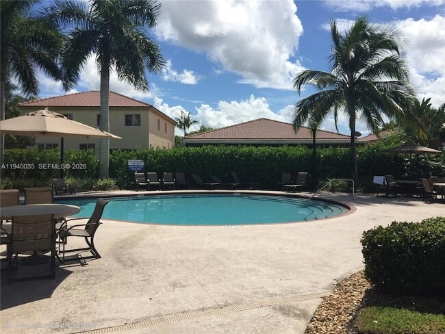 Building Photo - 2160 NE 37th Rd