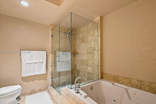 Building Photo - 20185 E Country Club Dr