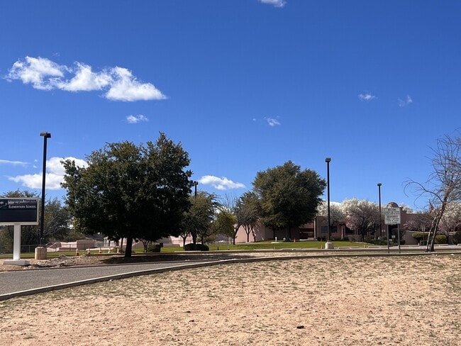 Building Photo - 2536 N Corinthian Garden Dr