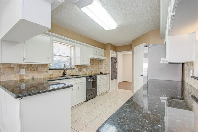 Building Photo - 11527 Sagewillow Ln