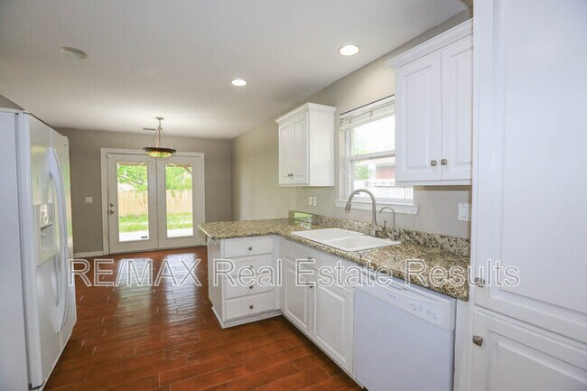 Building Photo - 3606 SE 8th St