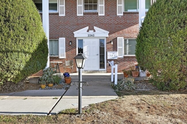 Building Photo - 2262 S Vly Hwy