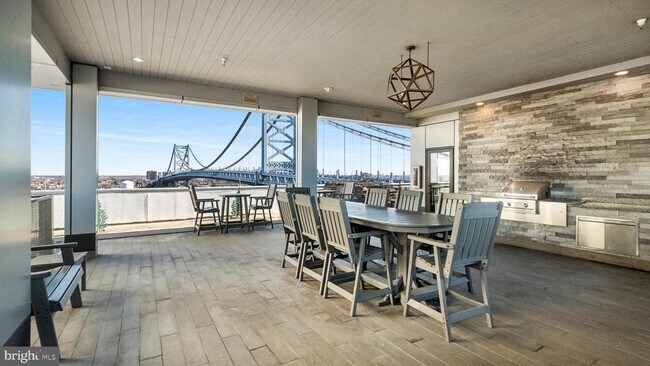 Building Photo - 235 N Christopher Columbus Blvd