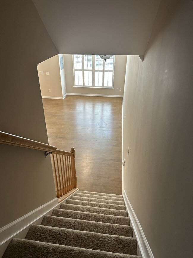 Building Photo - Spacious 3-Bed Townhouse in Raleigh