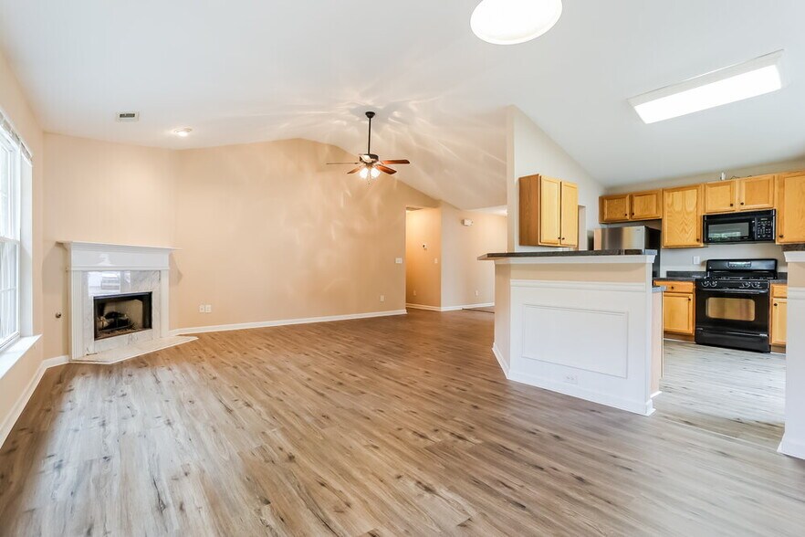 Building Photo - 357 Hunterian Pl