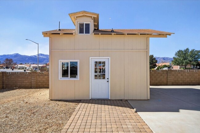 Building Photo - 3824 Plaza De La Yerba