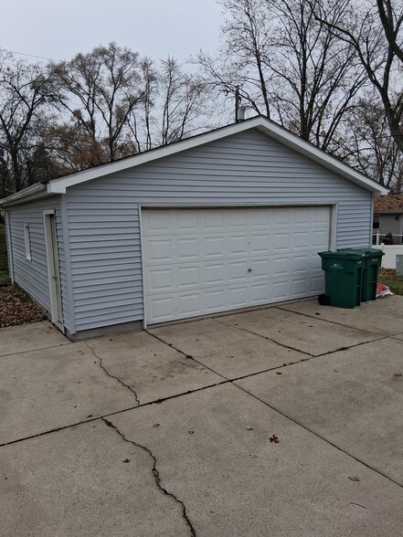 Garage - 2963 W 74th Ave