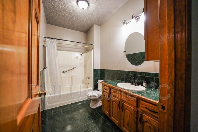 Building Photo - 165 Battleground Rd