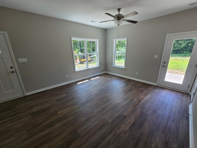 Building Photo - 814 Jackson Dr