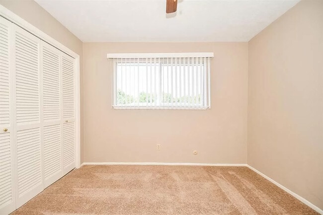 Building Photo - 10807 Sugar Hill Dr