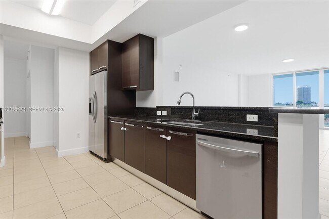 Building Photo - 3030 NE 188th St