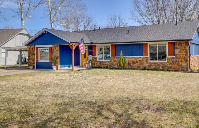 Building Photo - 1906 N Chambers Ter