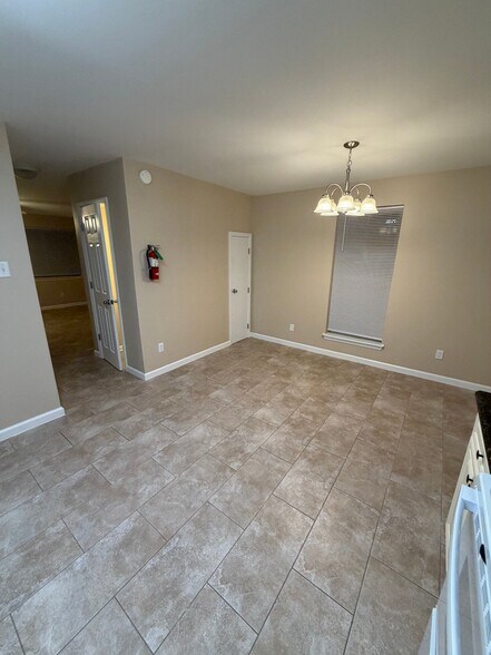 Building Photo - 4832 Finch St