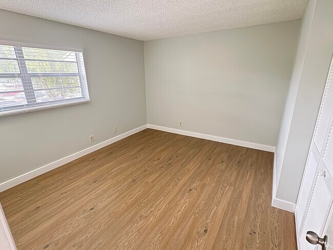 Building Photo - 4167 NW 90th Ave