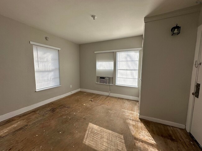 Building Photo - 1657 Keeler Ave